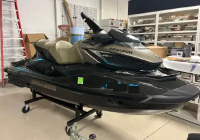 RIP THROUGH THE WAVES ON THE SEA-DOO GTX LIMITED S 260 PAYMENTS ONLY $99 BI-WEEKLY OAC!! APPLY TODAY...