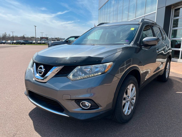 2016 Nissan Rogue SV AWD HEATEDSEATS CRUISE CONTROL TRACTION CON in Cars & Trucks in Moncton