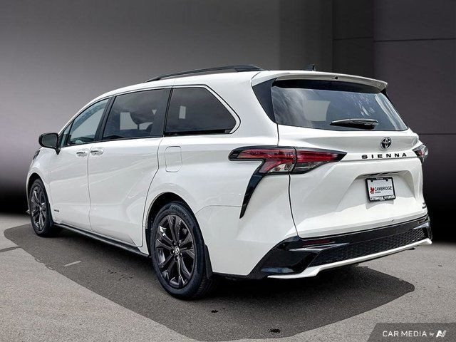 2021 Toyota Sienna XSE | Hybrid | Sport Styling | 7-Passenger in Cars & Trucks in Cambridge - Image 3