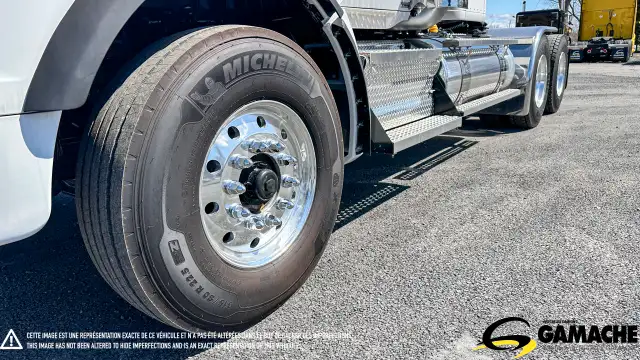 2025 KENWORTH T880 HIGHWAY / SLEEPER TRUCK / TRACTOR in Heavy Trucks in Chilliwack - Image 18