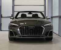 Traction intégrale Audi quattro / Gris Chronos int. Rouge / Capote rouge / Apple Carplay + Android A... (image 3)