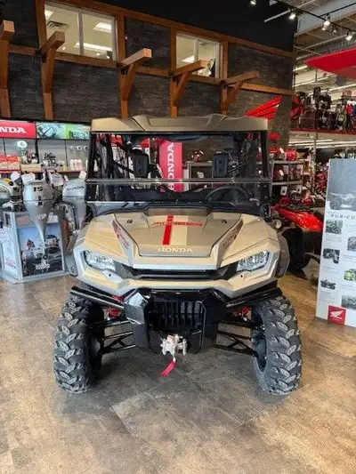 ***FINANCING AVAILABLE!!!*** Unit includes installed factory accessories: 4,500-Pound Warn Winch Bla...