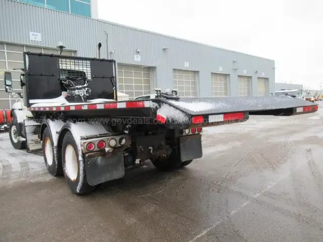 $2,878.63 Monthly Payment ** 2009 International 7400 Plow Truck  in Heavy Trucks in London - Image 2