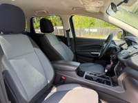 2017 FORD ESCAPE SE PKG REVERSE CAMERA HEATED SEATS SUPER CLEAN Hit the road in this 2017 Ford Escap... (image 9)