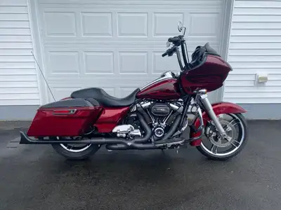 Excellent condition! Financing available! This bike is a Road Glide Special with special Flame facto...