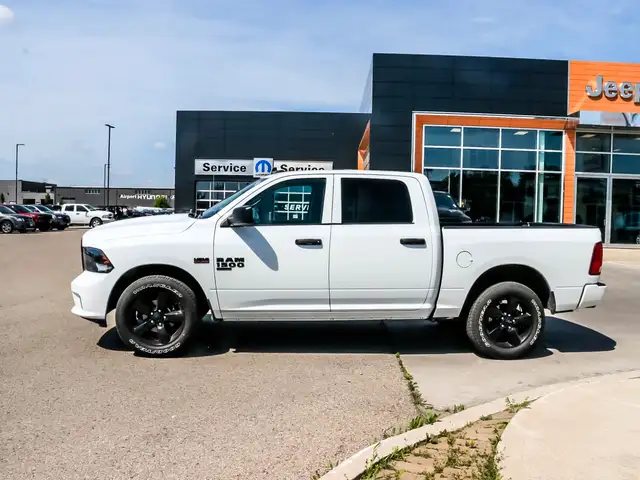 2023 RAM 1500 Classic Tradesman HEMI 5.7L V8 | Night Edition... dans Autos et camions dans London - Image 17