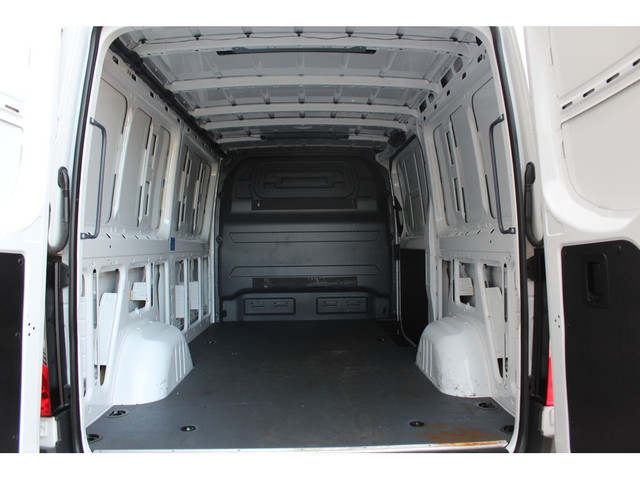 2021 Mercedes-Benz Sprinter Cargo Van \"4X4\" - \"LOW ROOF\" - 3 in Cars & Trucks in City of Toronto - Image 3