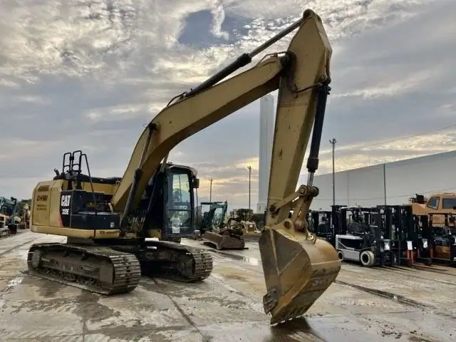 2014 CAT 320E in Heavy Equipment in City of Halifax - Image 3