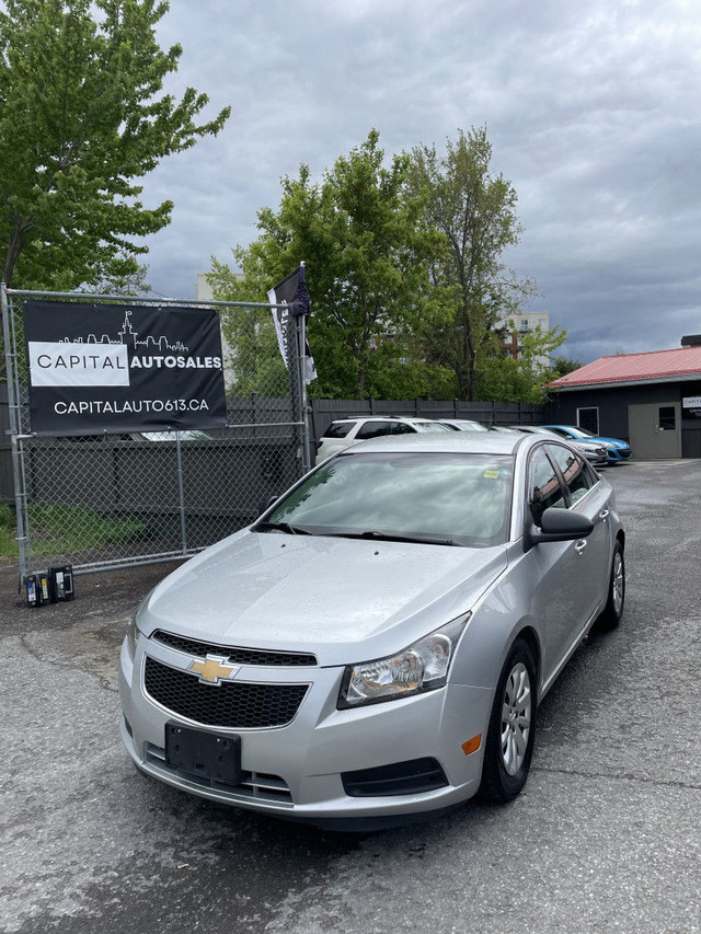 2011 Chevrolet Cruze LS 4dr Sedan in Cars & Trucks in Ottawa