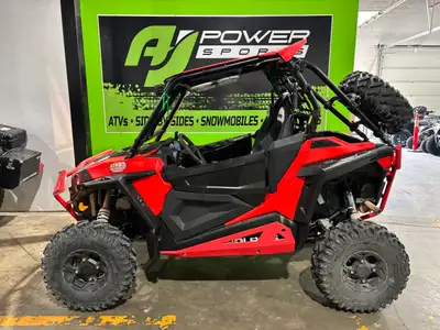 2015 POLARIS RZR 900 S WITH A TONNE OF STUFF!!!! RECONNECT WITH CANADA!!!! Looking for a loaded side...