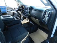 2017 CHEVROLET DURAMAX DIESEL 2500 H/D (¾ TON ) 4x4, Automatic transmission ,Cruise control,Tilt ste... (image 5)
