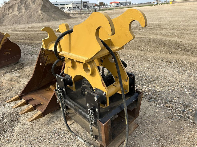 200 SERIES EXCAVATOR HO PAC COMPACTOR WITH POST POUNDER N/A in Heavy Equipment in Regina - Image 3