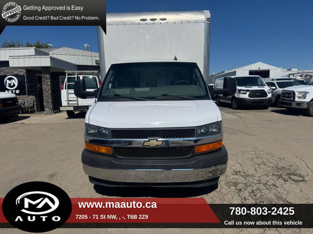 2019 Chevrolet Express Cutaway 4500 16 Feet Cube Van in Cars & Trucks in Edmonton - Image 2