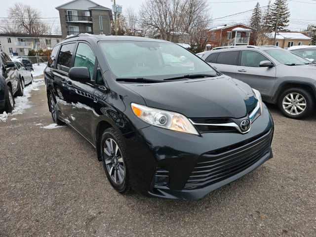 2018 Toyota Sienna AWD LE in Cars & Trucks in Laval / North Shore - Image 3