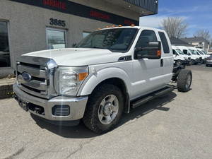 2014 Ford Super Duty F-350 à roues arrière simples Boite service
