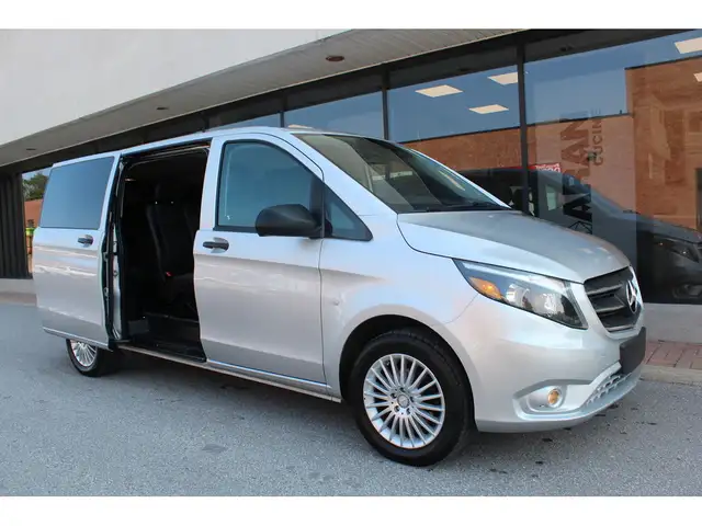2018 Mercedes-Benz Metris Passenger Van 8 PASSENGERS - LEATHER dans Autos et camions dans Ville de Toronto - Image 35