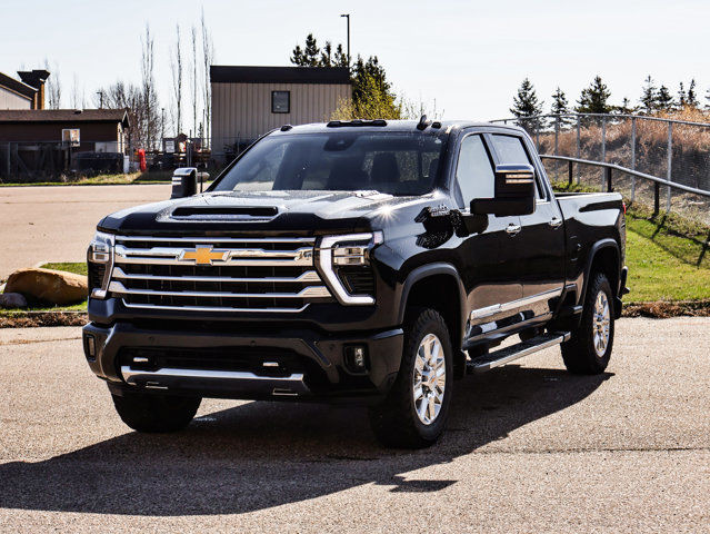 2024 Chevrolet Silverado 2500HD High Country 6.6L Gas in Cars & Trucks in Strathcona County - Image 4
