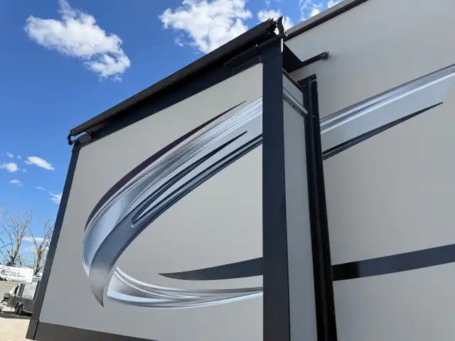 2019 Forest River Sandpiper 404QBWD  in Park Models in St. Albert - Image 16