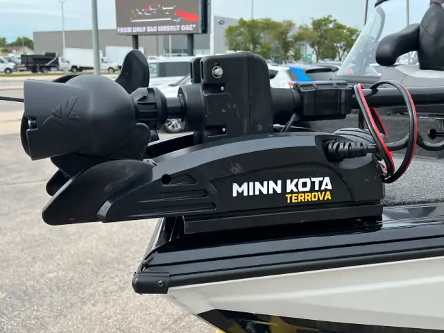 2022 Crestliner 1850 Fish Hawk 150HP MERC/TRAILER INC - 43 HRS in Powerboats & Motorboats in Winnipeg - Image 8