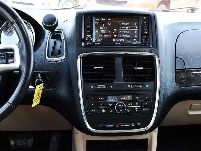 2016 Dodge Grand Caravan Crew ~Heated/Power Seats ~Cam ~Stow 'N  in Cars & Trucks in Barrie - Image 19