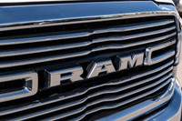 4X4 - CUMMINS 6.7L TURBO DIESEL - Premium LEATHER Interior - TOUCHSCREEN Display - PREMIUM Audio - A... (image 9)