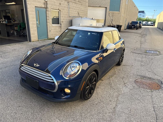 2015 MINI 5 Door Cooper in Cars & Trucks in City of Toronto