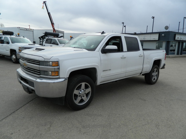 2017 Chevrolet Silverado 2500 6.6L DURAMAX DIESEL 103 000 KMS in Cars & Trucks in Edmonton