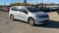 EXECUTIVE CROSSTOWN DEMO! This 2024 CHRYSLER VOYAGER LX has the following options Cloth Bucket Seats... (image 1)