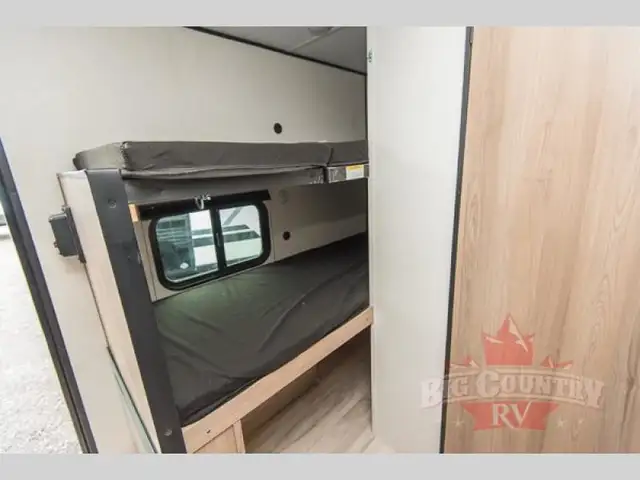 2025 Keystone RV Coleman 13B in Travel Trailers & Campers in Ottawa - Image 9