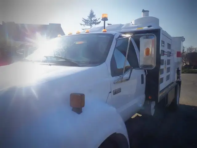 2006 ford F-650 Vacuum Truck 2WD Diesel in Heavy Trucks in Richmond - Image 14