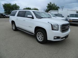 2017 GMC Yukon XL 8 PASS  /4X4