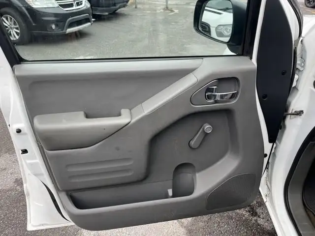2017 Nissan Frontier S in Cars & Trucks in Laval / North Shore - Image 11