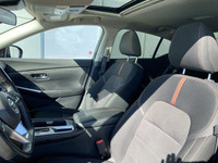 CLEAN CARFAX, Heated Front Seats, Back up Camera, SUNROOF, Dual Climate Zones, Remote Starter, Apple... (image 7)