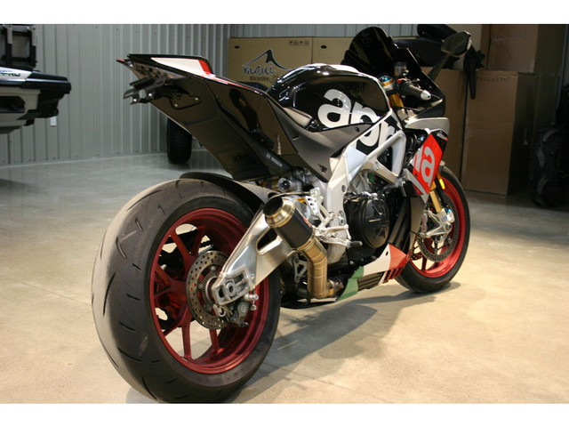  2016 Aprilia RSV4 RF ABS RSV4 FACTORY RF in Sport Bikes in Guelph - Image 4