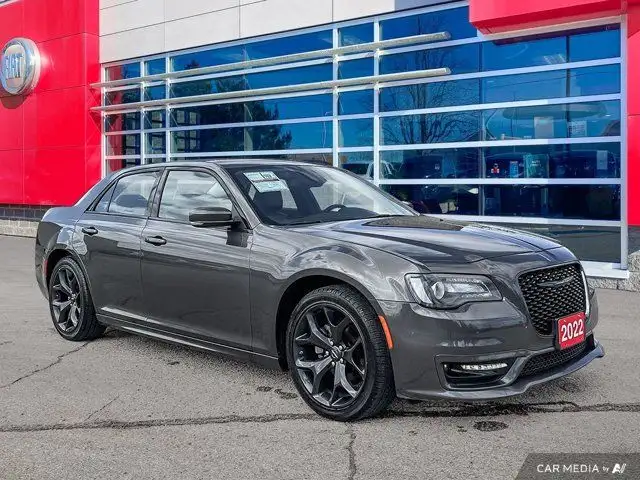 2022 Chrysler 300 300 Touring L | Leather | Nav | Apple Carplay in Cars & Trucks in Guelph - Image 9