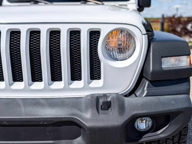 2019 Jeep Wrangler Unlimited Sport in Cars & Trucks in Kawartha Lakes - Image 4