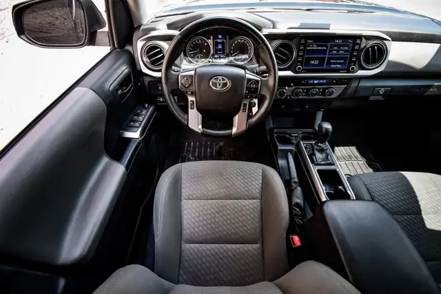 2022 Toyota Tacoma SR5 • SIDE STEPS • HEATED SEATS • CP/AA in Cars & Trucks in Kingston - Image 14