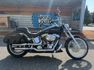 Very clean 2001 Harley Softail Duece 10,300 KM