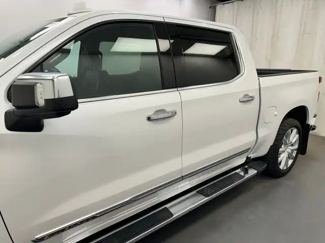 2022 Chevrolet Silverado 1500 dans Autos et camions dans Lethbridge - Image 8