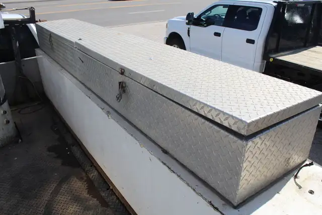 2016 Ram 5500 Bucket Service Versalift Cummins DRW in Heavy Trucks in Mississauga / Peel Region - Image 16
