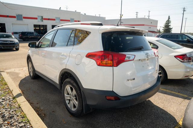 2013 Toyota RAV4 XLE in Cars & Trucks in Edmonton - Image 4