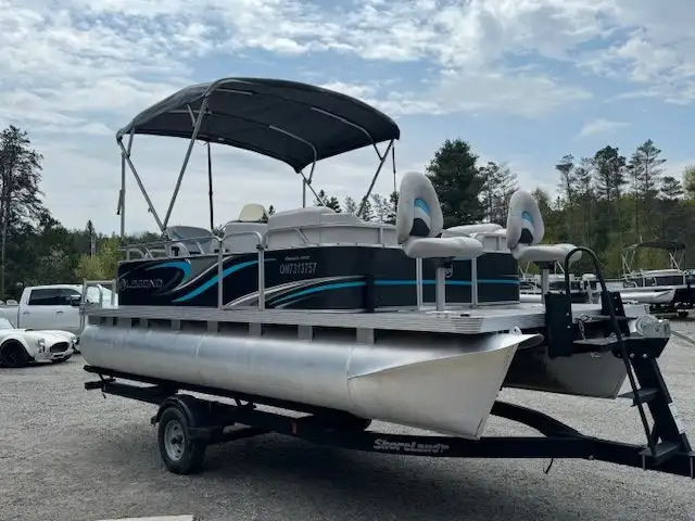 2019 19' LEGEND SPLASH EXT PONTOON - UNDER 100 HOURS! in Powerboats & Motorboats in Peterborough - Image 7