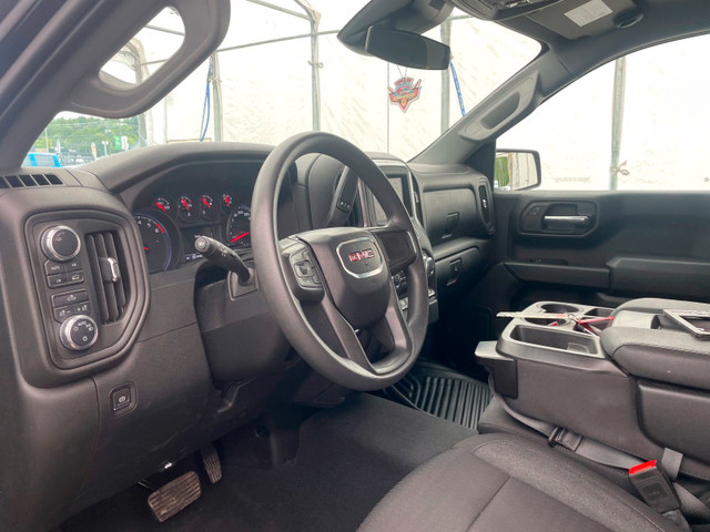 2023 GMC Sierra 1500 PRO CREW 4X4 *GR REMORQ* CARPLAY BEDLINER U in Cars & Trucks in Laurentides - Image 3