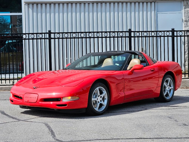 2001 Chevrolet Corvette COUPE-REMOVABLE TARGA-CERTIFIED-ALL STOC in Cars & Trucks in City of Toronto - Image 4