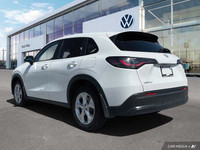 This Honda HR-V delivers a Regular Unleaded I-4 2.0 L/122 engine powering this Variable transmission... (image 2)