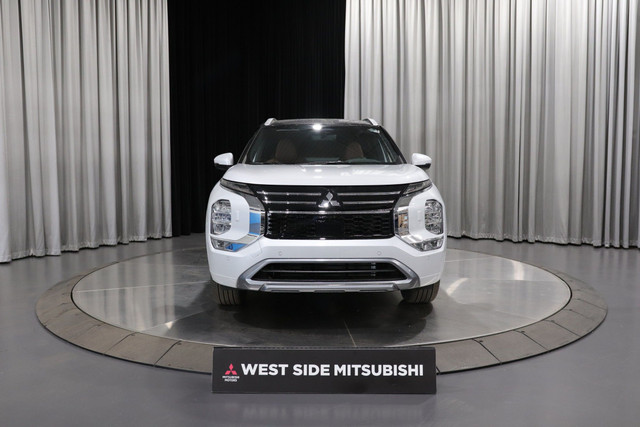 2025 Mitsubishi Outlander GT in Cars & Trucks in Edmonton - Image 2