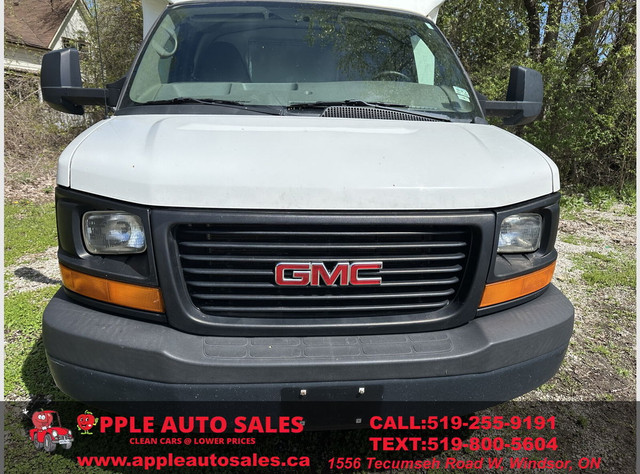 2015 GMC Savana G4500 159 In. in Cars & Trucks in Windsor Region - Image 2