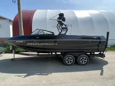 Mirabel Granby Longeur / Length : 23 Largeur / Beam : 102 Moteur / Engine : INDMAR RAPTOR 400 6.2L H...