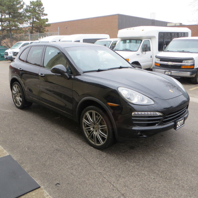 2011 Porsche Cayenne S 4dr All-wheel Drive Automatic in Cars & Trucks in Mississauga / Peel Region - Image 4