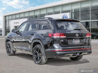 Power Liftgate,Panoramic Roof,Sun/Moonroof,Power Mirror(s),Integrated Turn Signal Mirrors,Rain Sensi... (image 2)